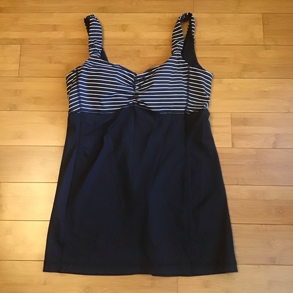 Lululemon Aria Tank II
Parallel Stripe Black White / Black Like New - Picture 6 of 7